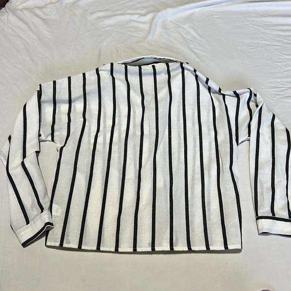 LuLu’s Black & White Cotton Striped Button Up XS EUC - Picture 5 of 5
